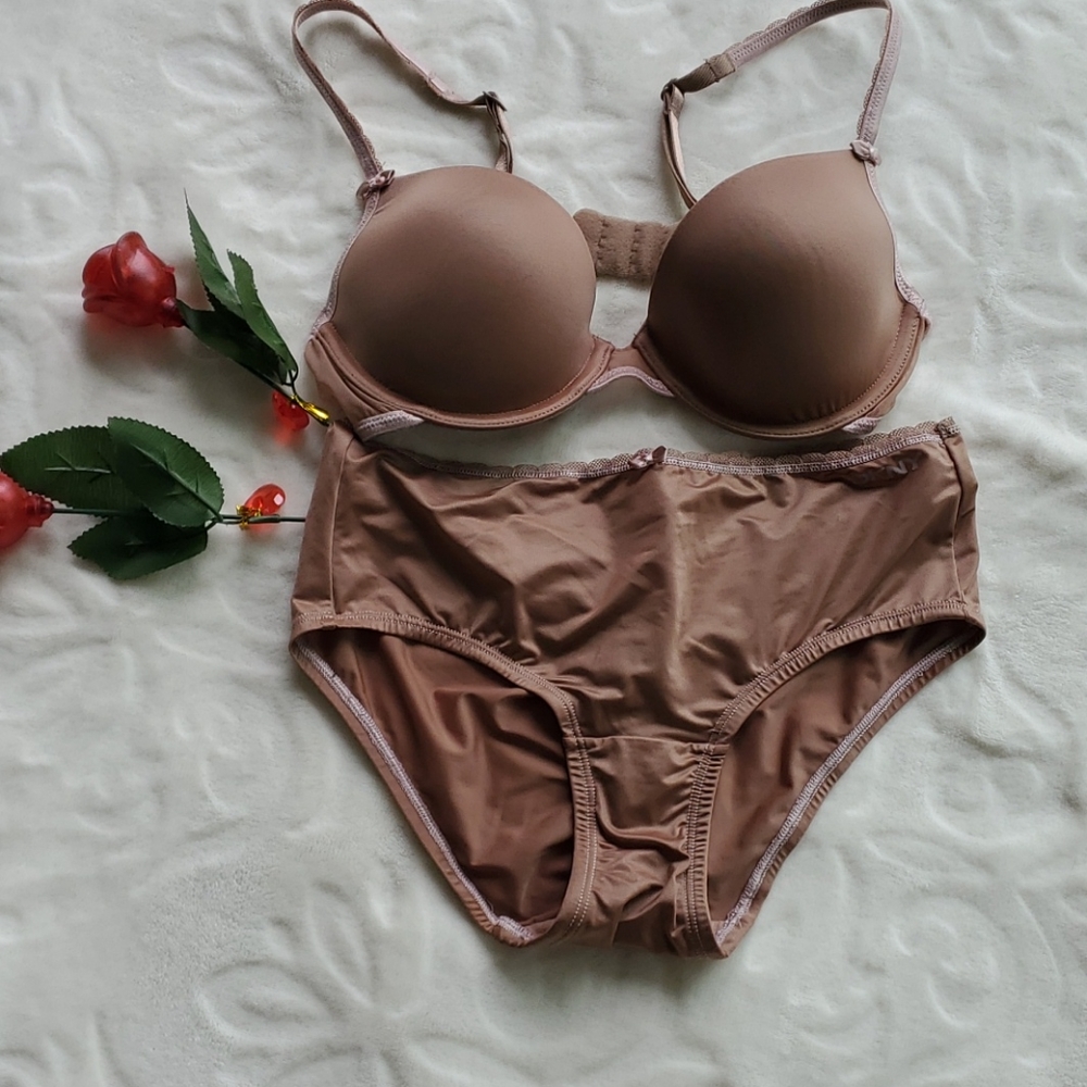 DKNY Bra & Panty Set 34B Size Small
